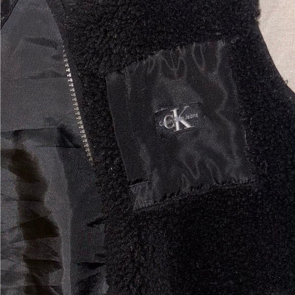 Calvin Klein Black Textured Vest 4T - Picture 3 of 6